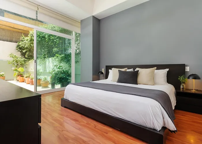 New! Stunning Garden House 2 Bdr Apartment *