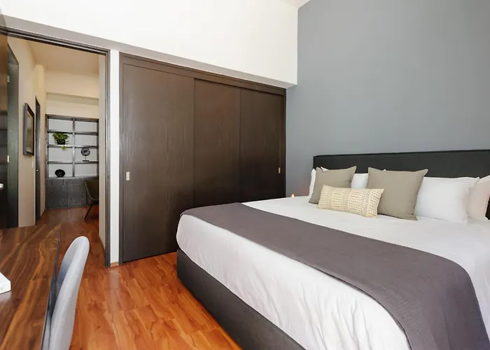 New! Stunning Garden House 2 Bdr Apartment *