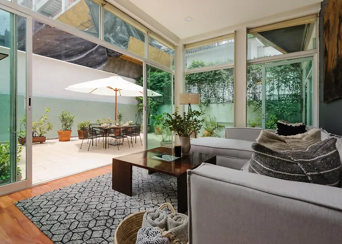 New! Stunning Garden House 2 Bdr Apartment