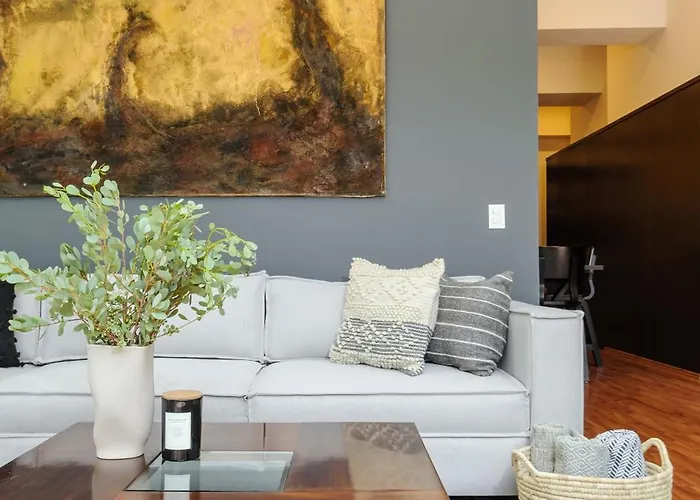 New! Stunning Garden House 2 Bdr Apartment *